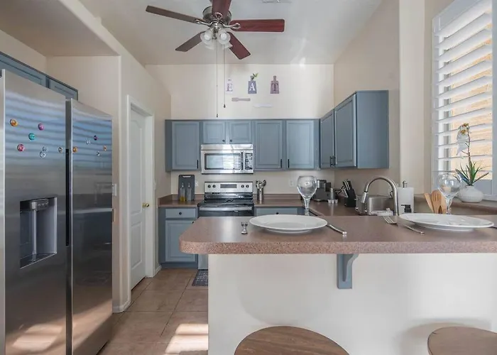 Tranquil Oasis: Experience Luxury Living! Holiday home