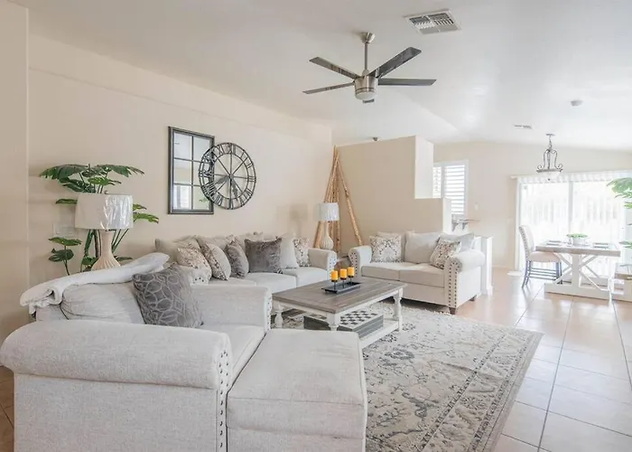 Holiday home Tranquil Oasis: Experience Luxury Living! *