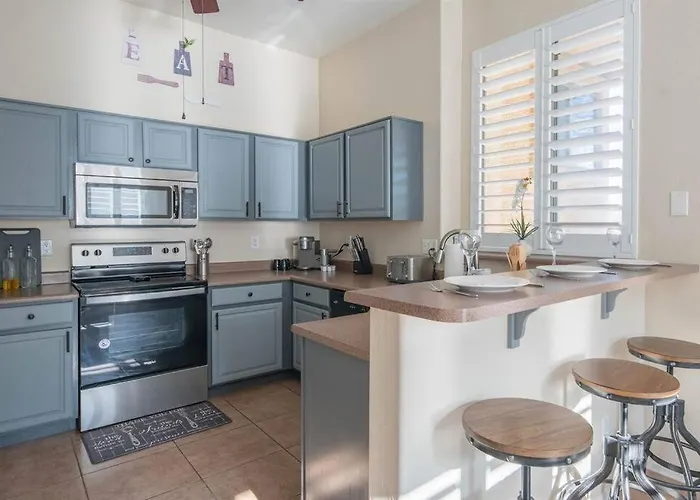 Tranquil Oasis: Experience Luxury Living!