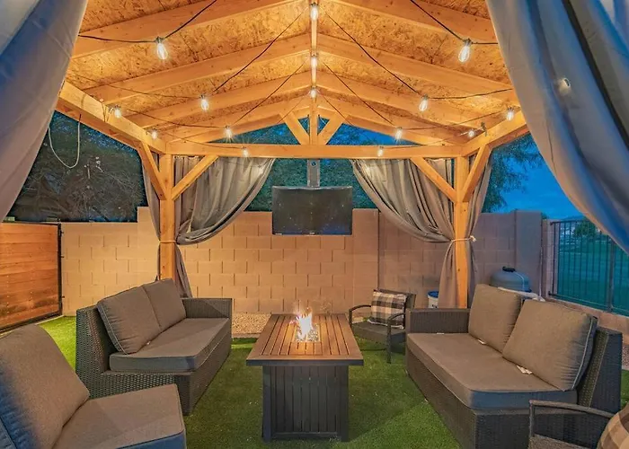 Tranquil Oasis: Experience Luxury Living! Holiday home Phoenix
