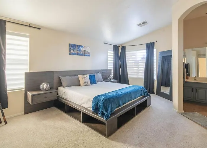 Tranquil Oasis: Experience Luxury Living! *