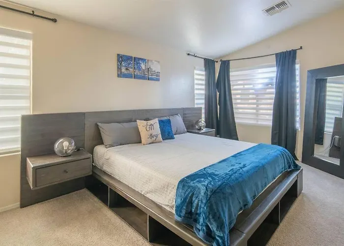 Holiday home Tranquil Oasis: Experience Luxury Living! *