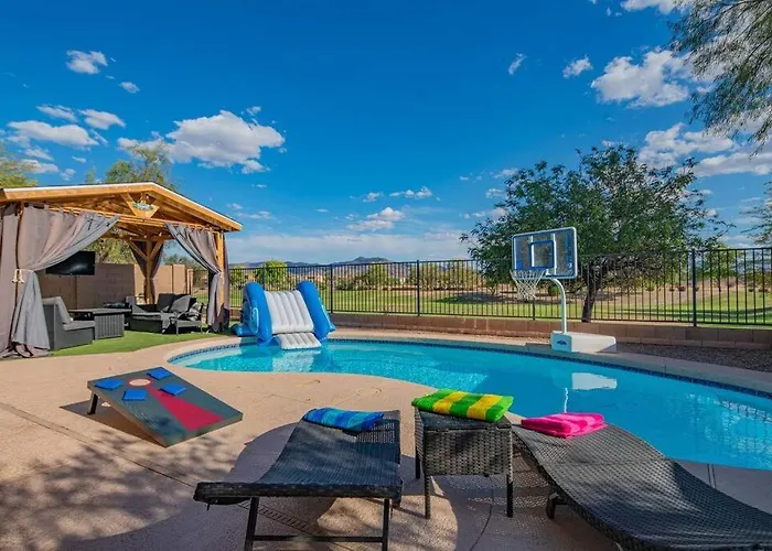 Tranquil Oasis: Experience Luxury Living! Holiday home *