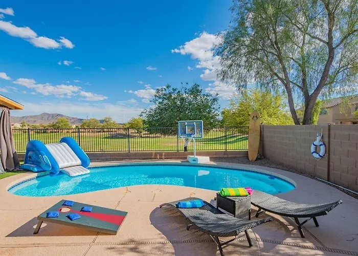Tranquil Oasis: Experience Luxury Living! Phoenix